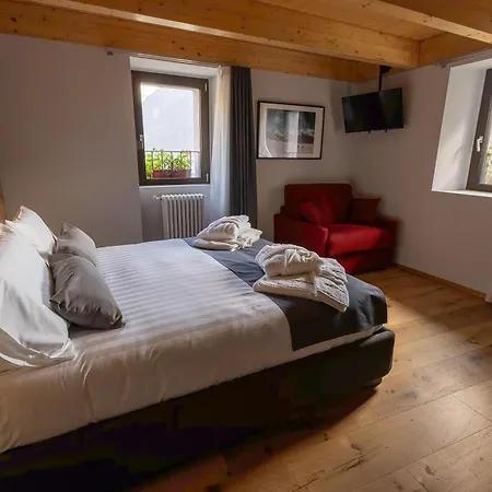 Adamello Skyline 住宿加早餐酒店 3*