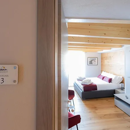 Adamello Skyline Couette-café 3*